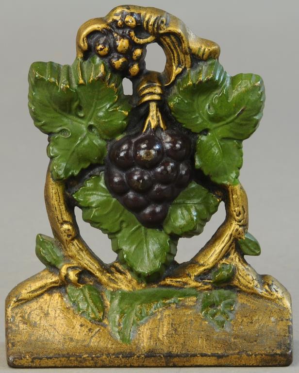 ALBANY FOUNDRY GRAPES DOORSTOP (1 of 2)