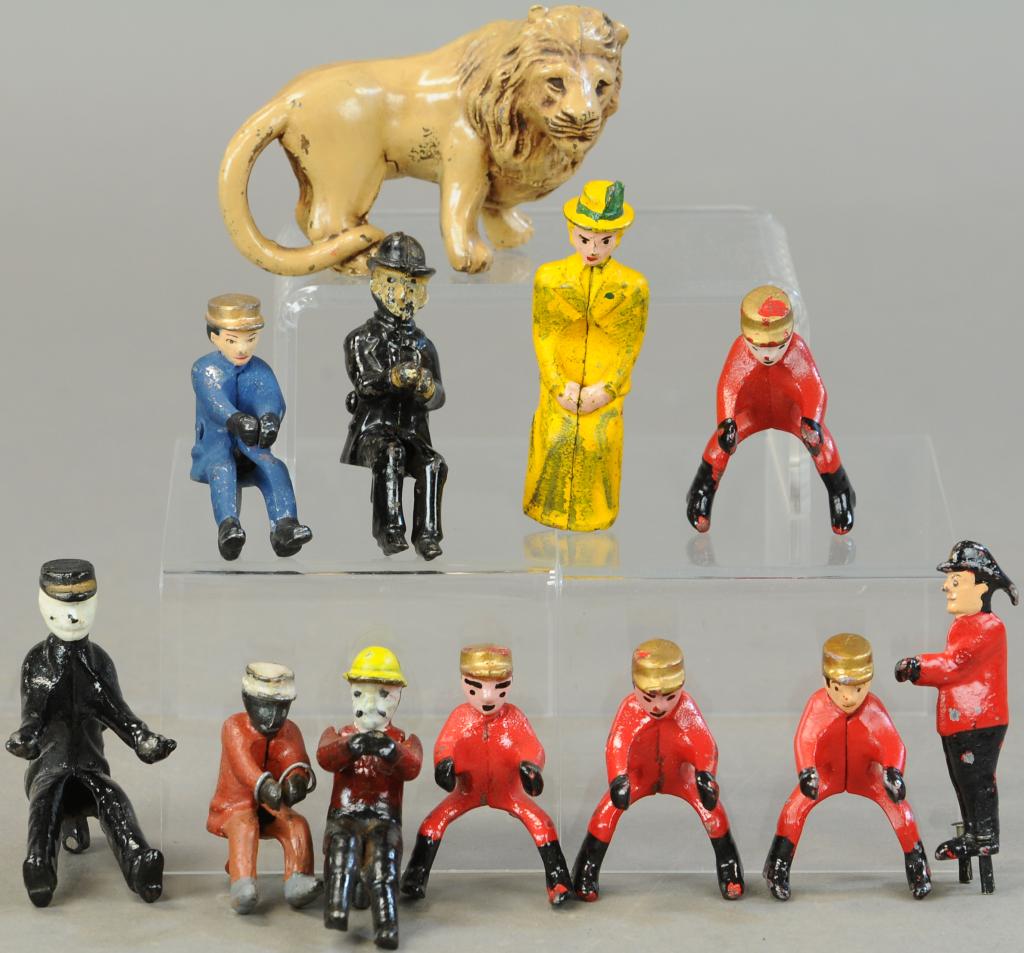 LOT OF 12 REPRODUCTION CI FIGURES (1 of 1)