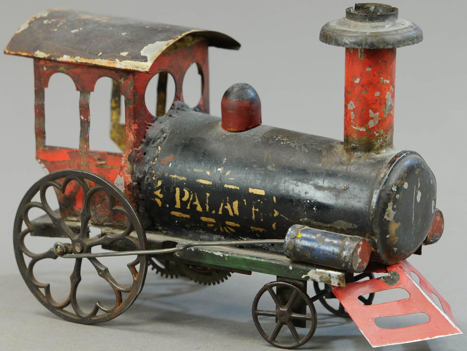 CLOCKWORK AMERICAN TIN FLOOR TRAIN (1 of 3)