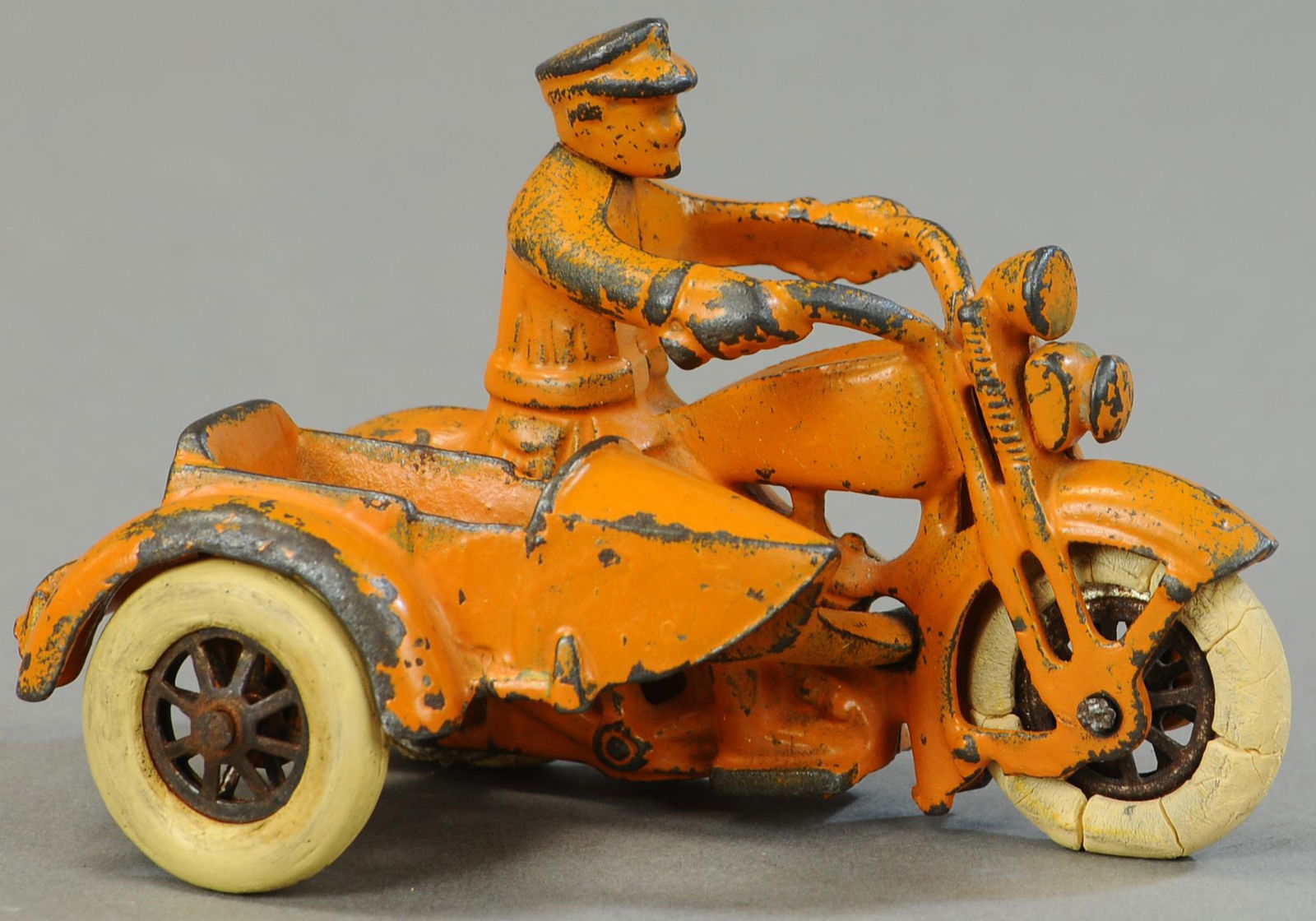 HUBLEY POLICE CYCLE W/ SIDECAR (1 of 3)