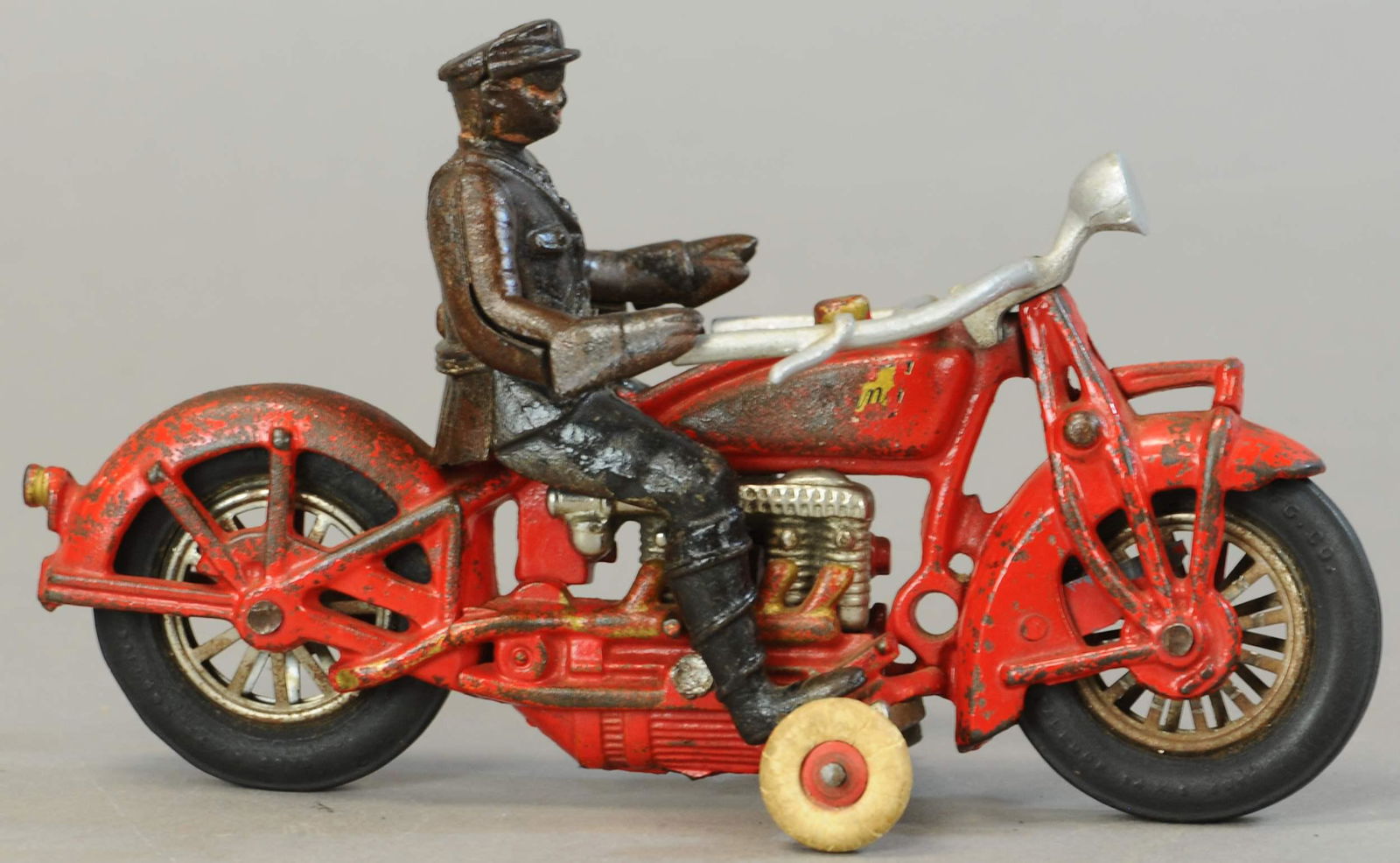 HUBLEY 4-CYLINDER INDIAN POLICEMAN MOTORCYCLE (1 of 4)