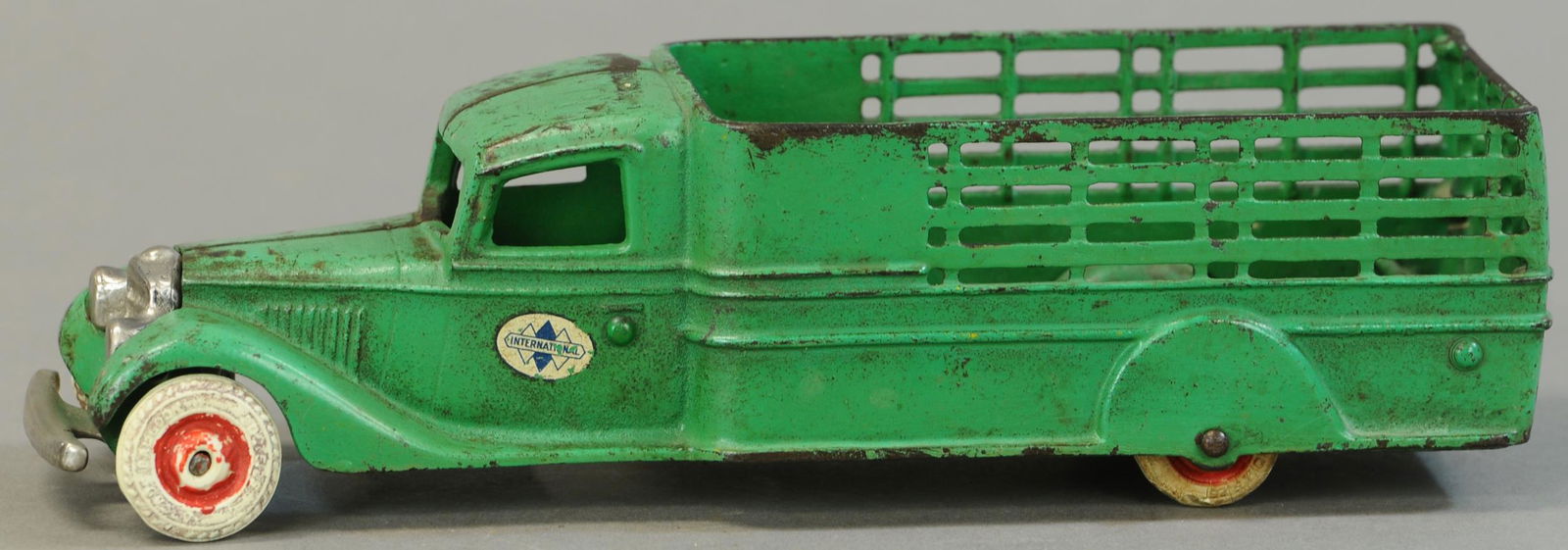 ARCADE INTERNATIONAL STAKE SIDE TRUCK (1 of 4)