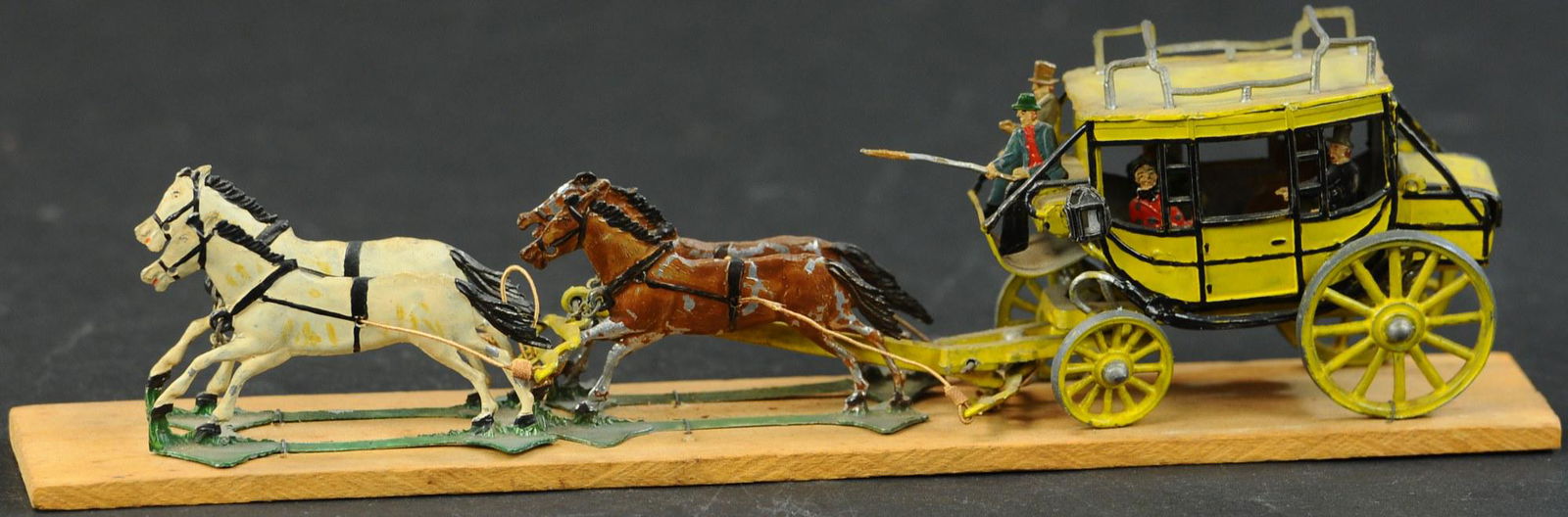 HAFNER GERMAN LEAD TALLY-HO COACH (1 of 5)