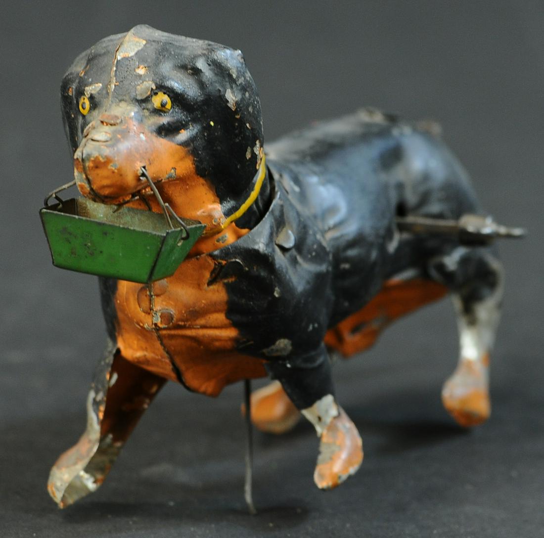 MANGOLD DACHSHUND TOY (1 of 4)