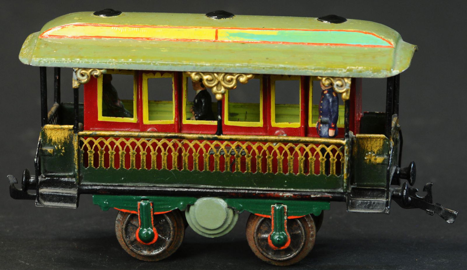 MARKLIN SWISS FLAG VERANDA CAR (1 of 4)