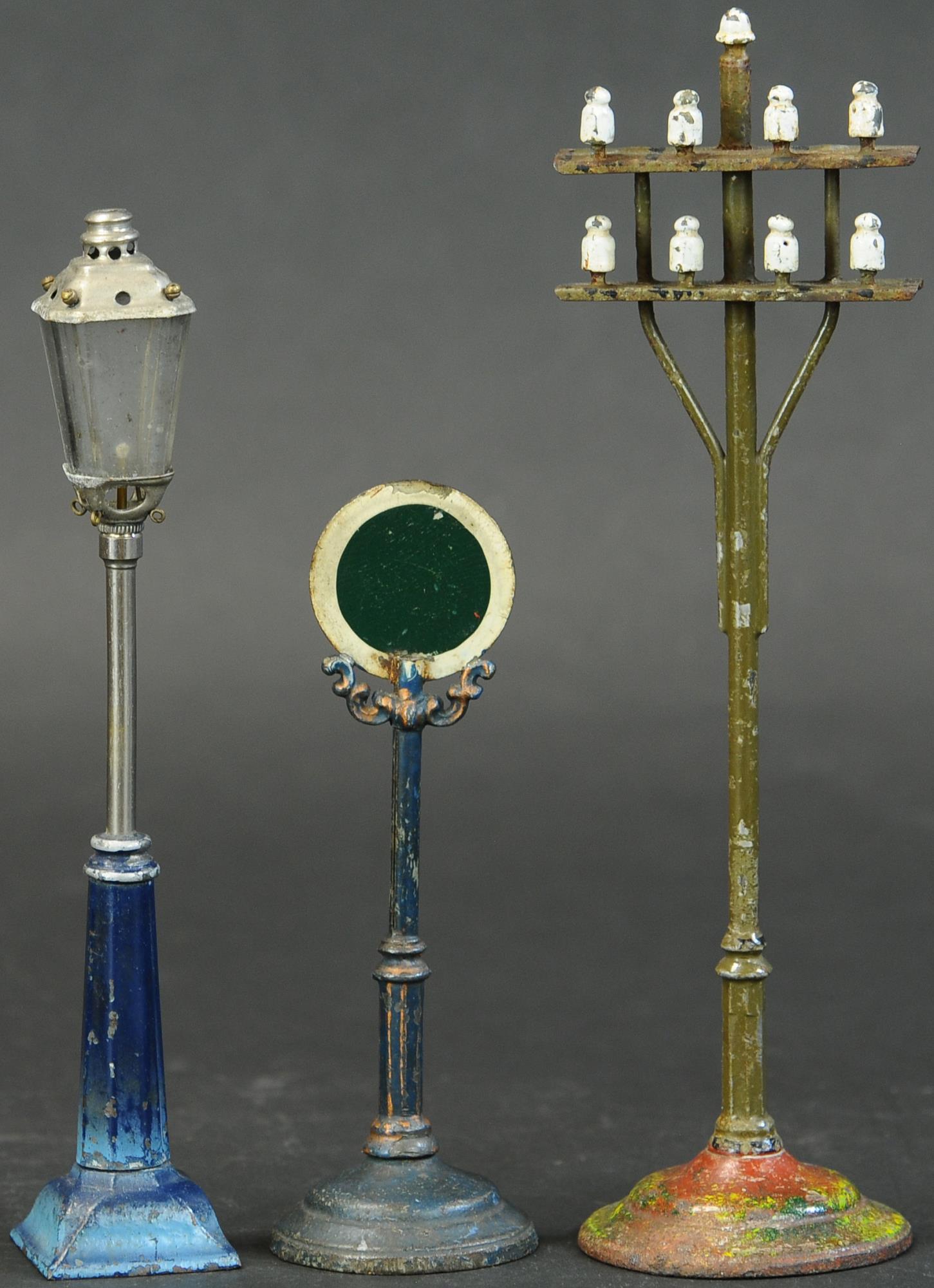 MARKLIN LAMP, SIGN AND TELEGRAPH POLE (1 of 3)