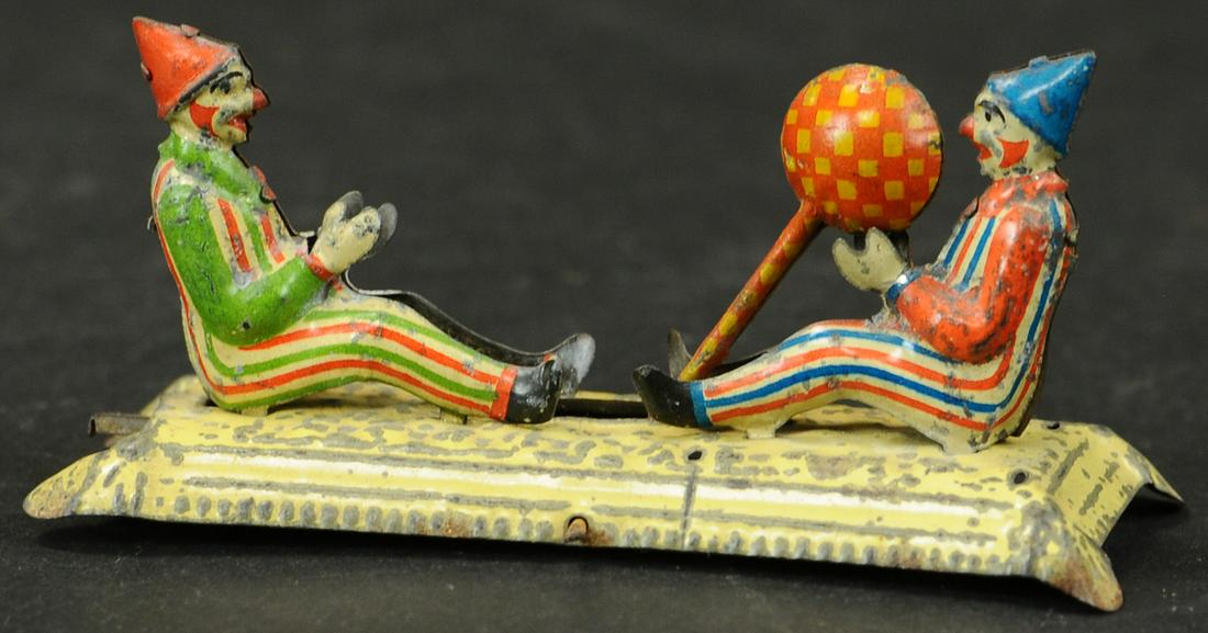 MEIER CLOWNS TOSSING BALL PENNY TOY (1 of 3)