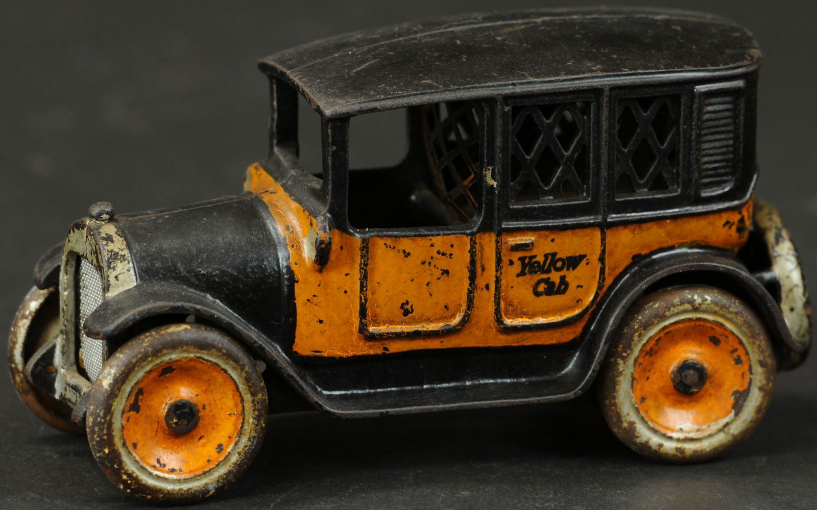 ARCADE YELLOW CAB STILL BANK (1 of 4)