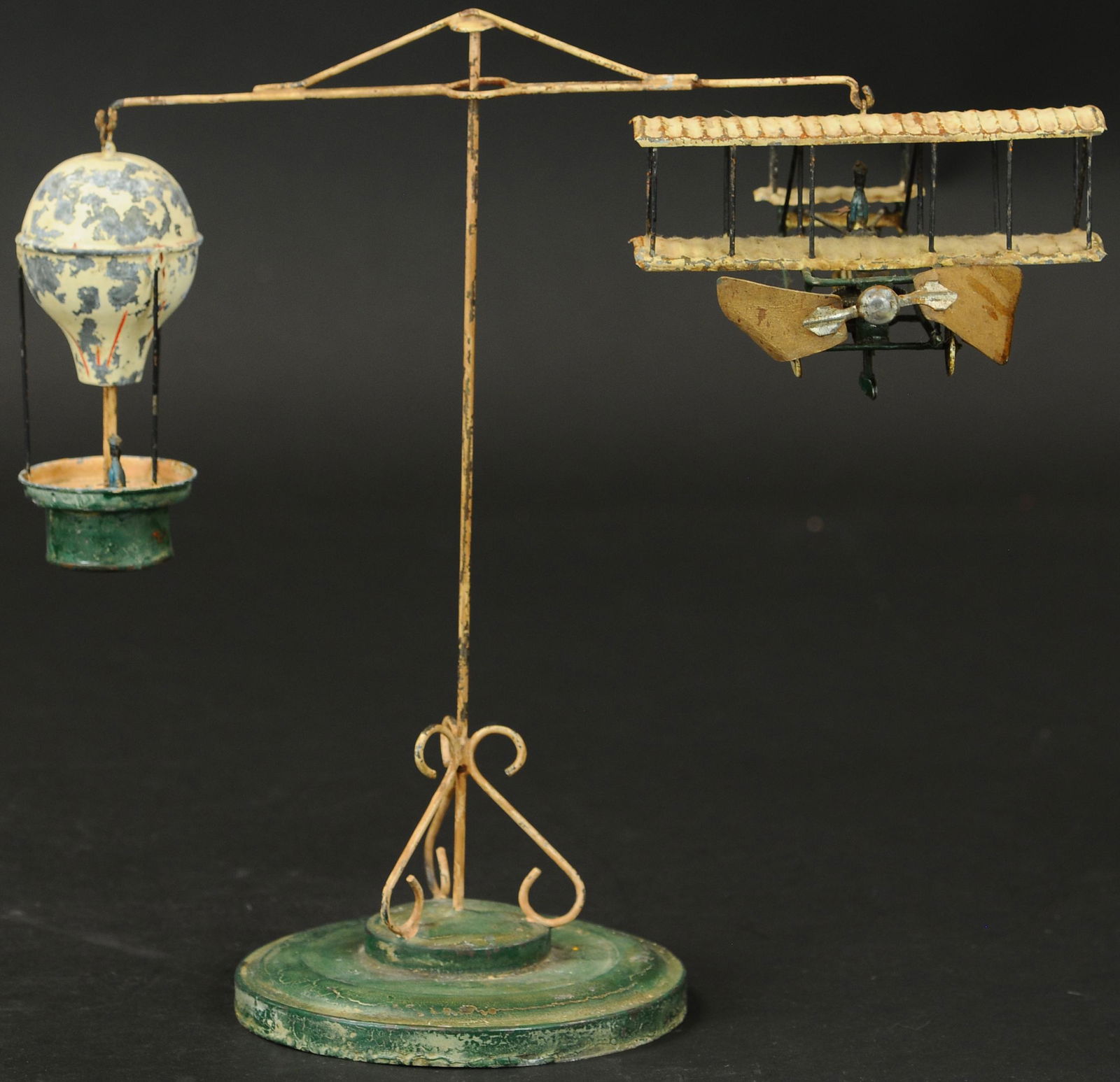 AIR BALLOON AND BI-WING AIRPLANE GO-AROUND (1 of 4)