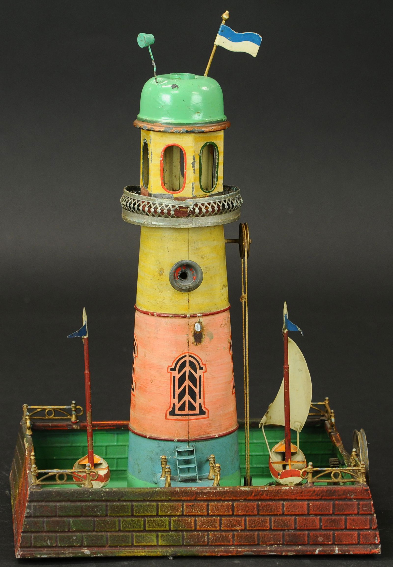 DOLL LIGHTHOUSE W/ ROWBOATS STEAM ACCESSORY (1 of 4)