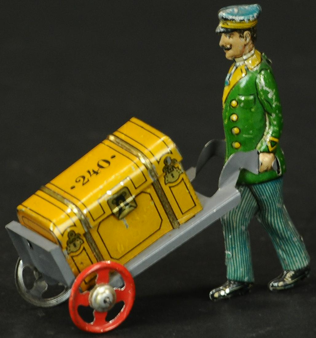 FISCHER PORTER W/ TRUNK PENNY TOY (1 of 3)