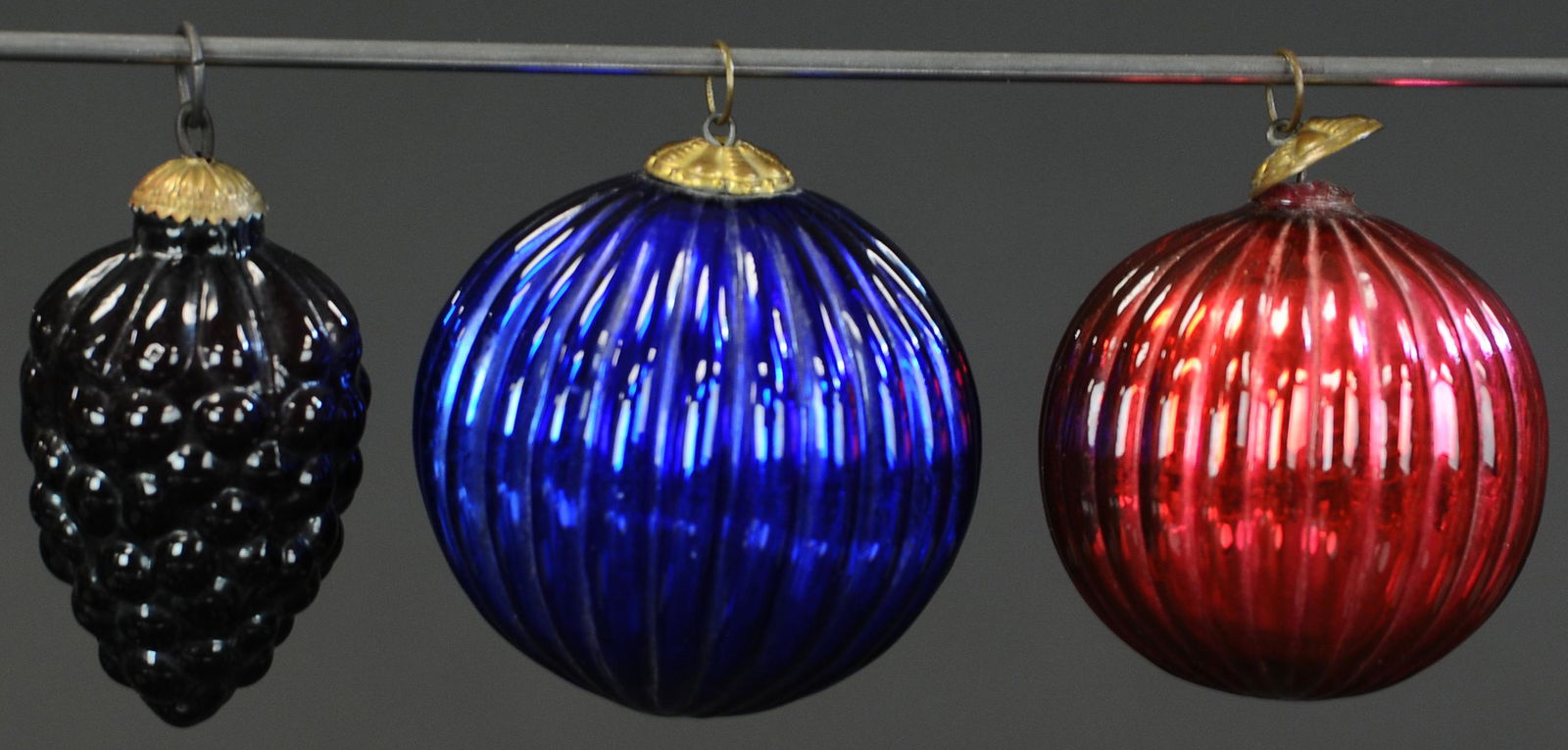 TWO HARD TO FIND RIBBED KUGEL BALLS (1 of 2)