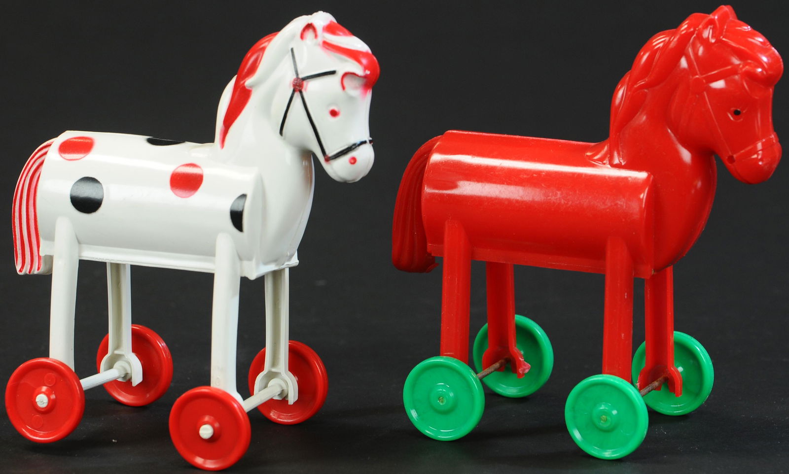 PAIR OF ROSBRO HORSE TROJAN HORSE (1 of 4)