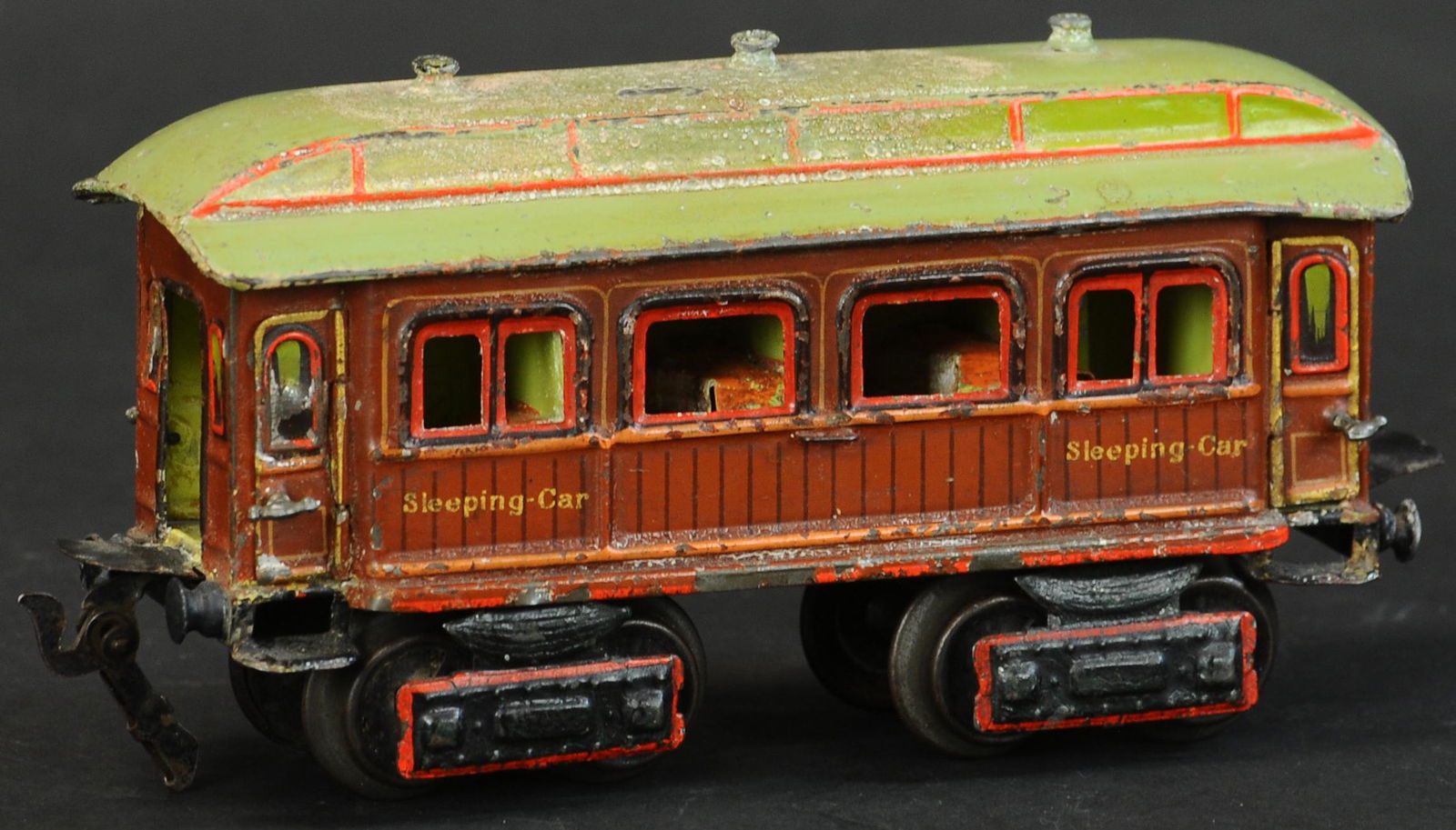 MARKLIN ENGLISH MARKET PASSENGER SLEEPING CAR (1 of 5)