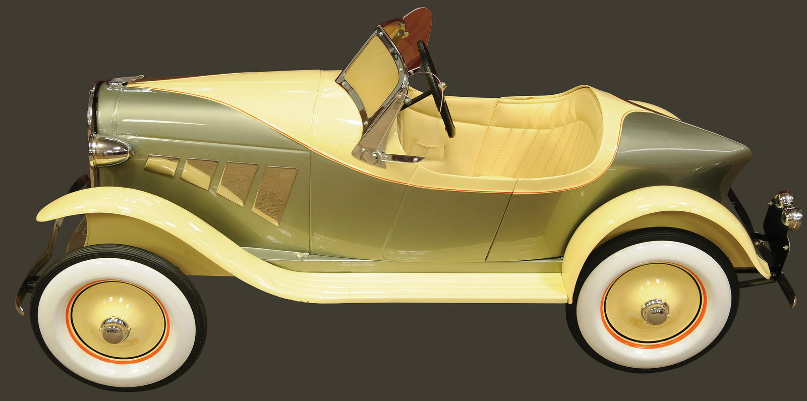 AUBURN BOAT TAIL RACER PEDAL CAR (1 of 5)