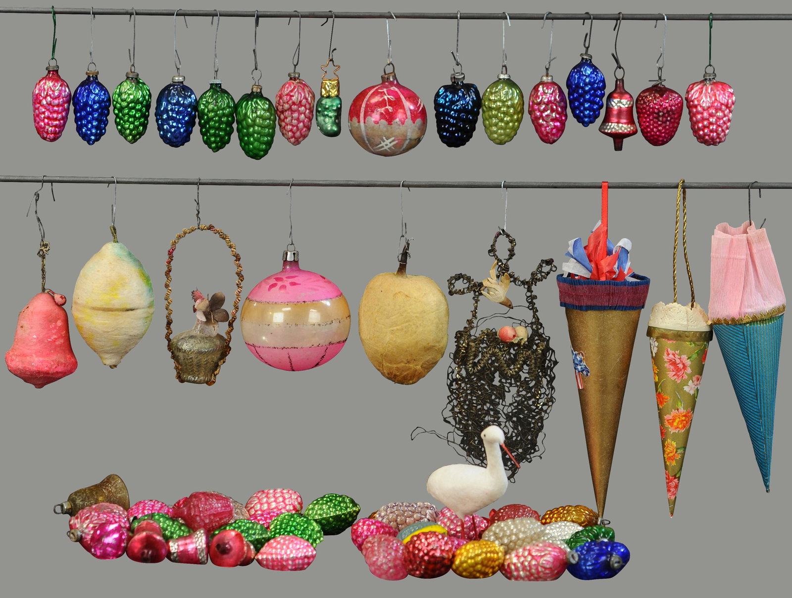 LARGE ASSORTMENT OF CHRISTMAS ORNAMENTS (1 of 1)