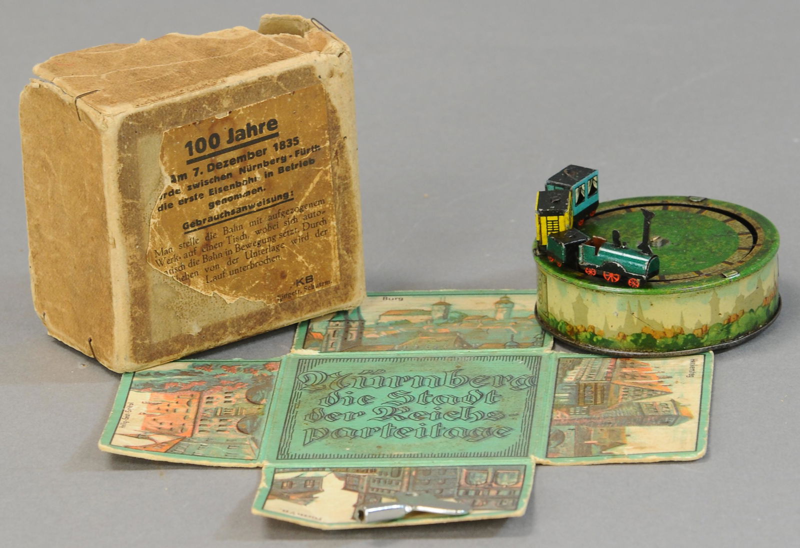 BOXED WOODEN WIND-UP TRAIN TOY (1 of 3)