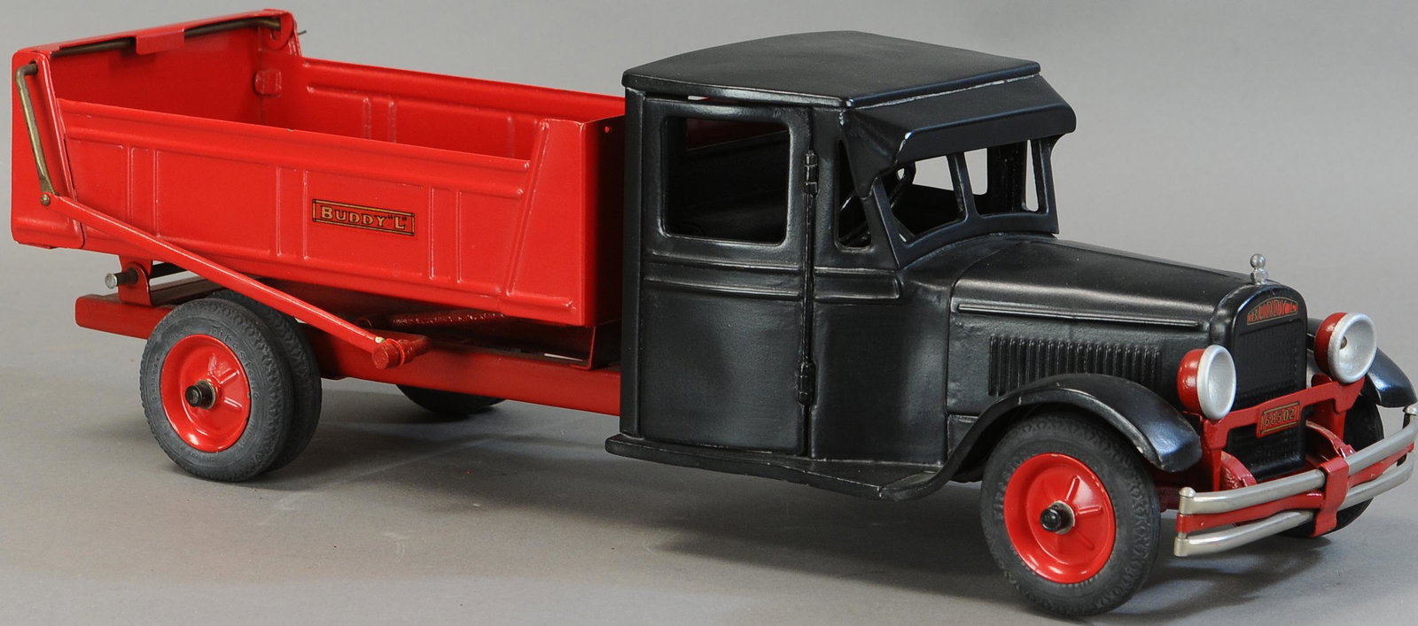 BUDDY L JUNIOR DUMP TRUCK (1 of 3)