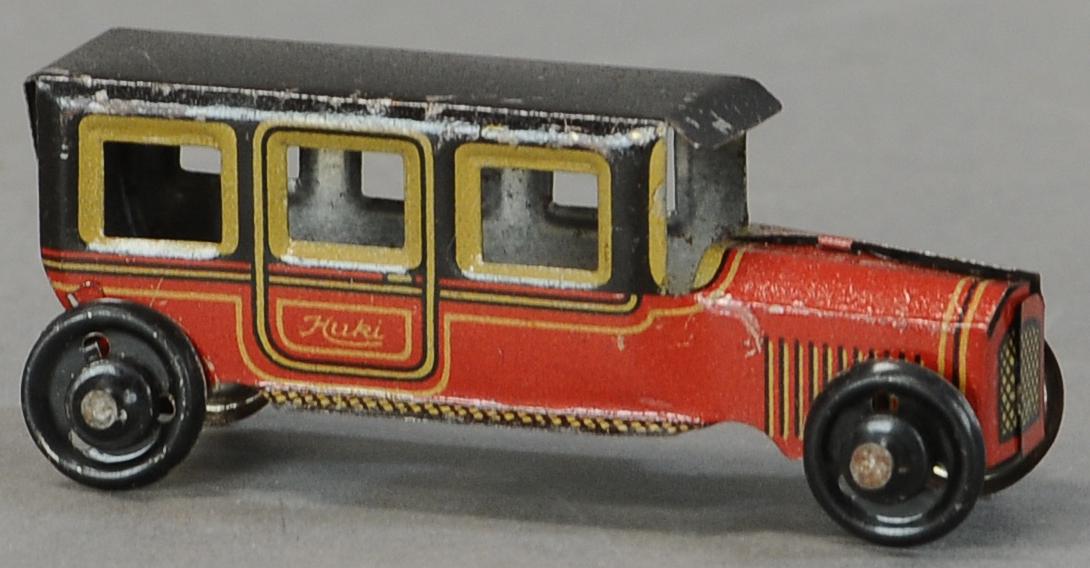 HUKI LIMOUSINE PENNY TOY (1 of 3)