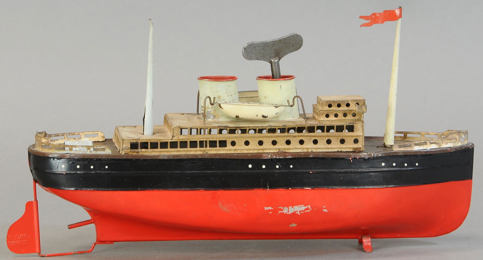 FLEISCHMANN OCEAN LINER (1 of 4)