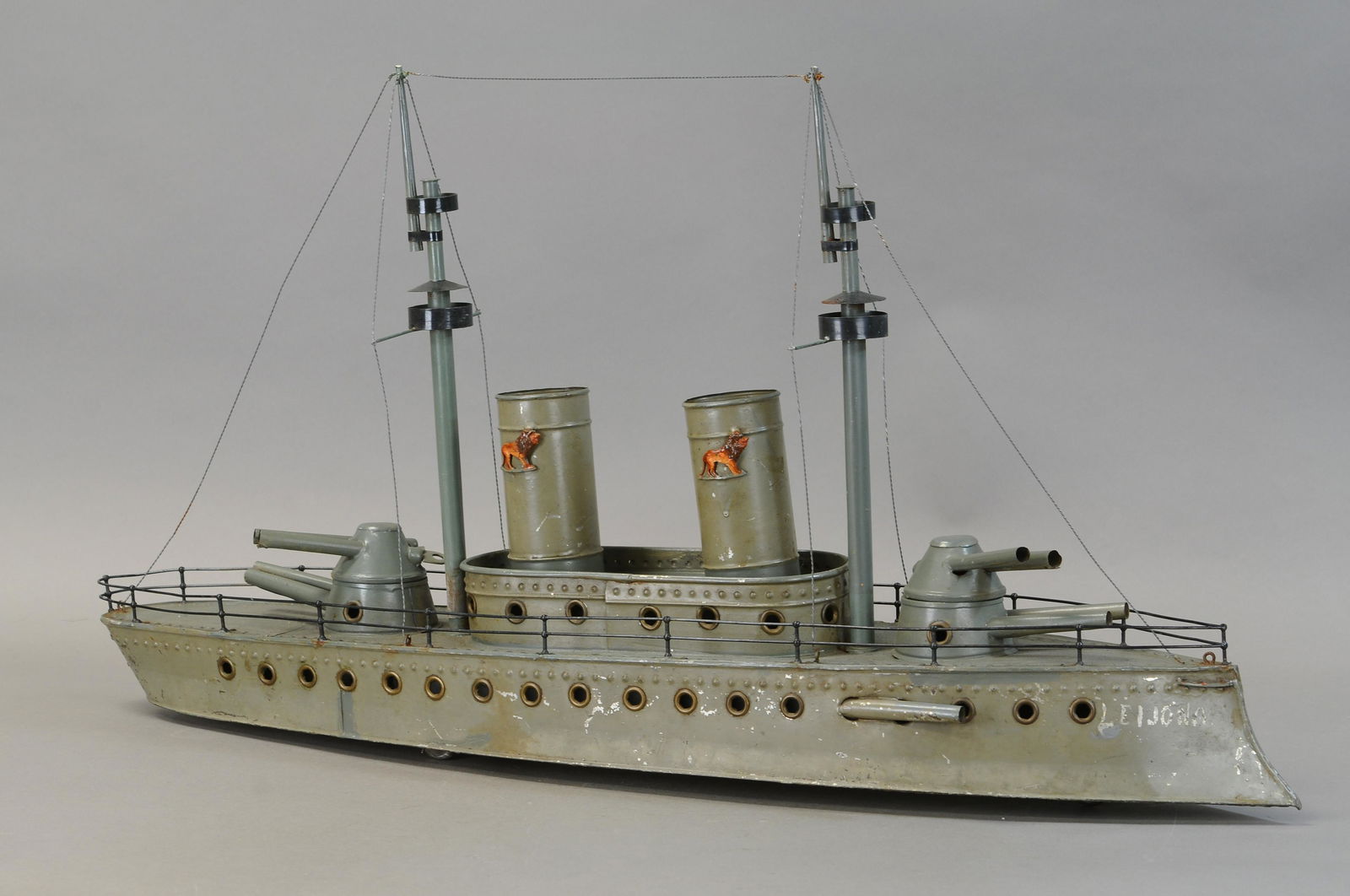 LEIJUNA FIRING CANNON TIN GUNBOAT (1 of 5)