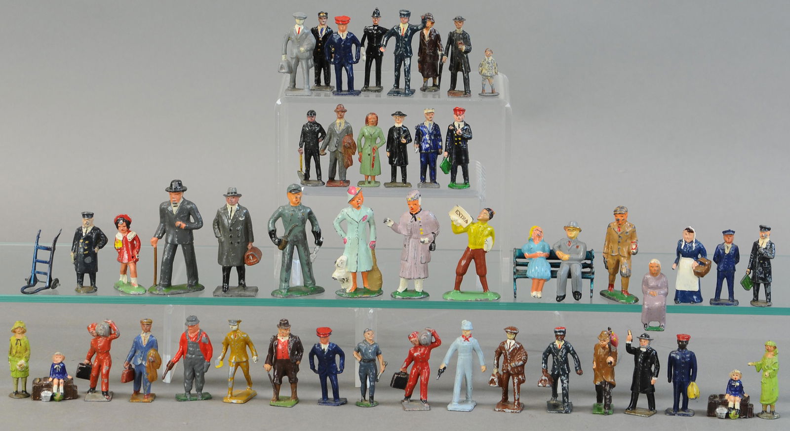 MIXED LOT OF VARIOUS SOLDIER AND CIVILIAN FIGURES (1 of 2)