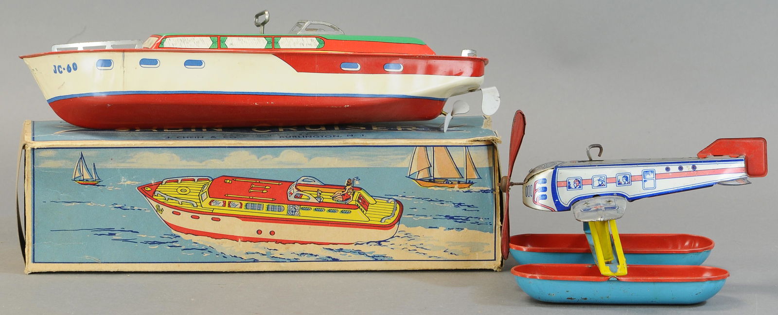 BOXED CHEIN CABIN CRUISER & SEAPLANE (1 of 4)
