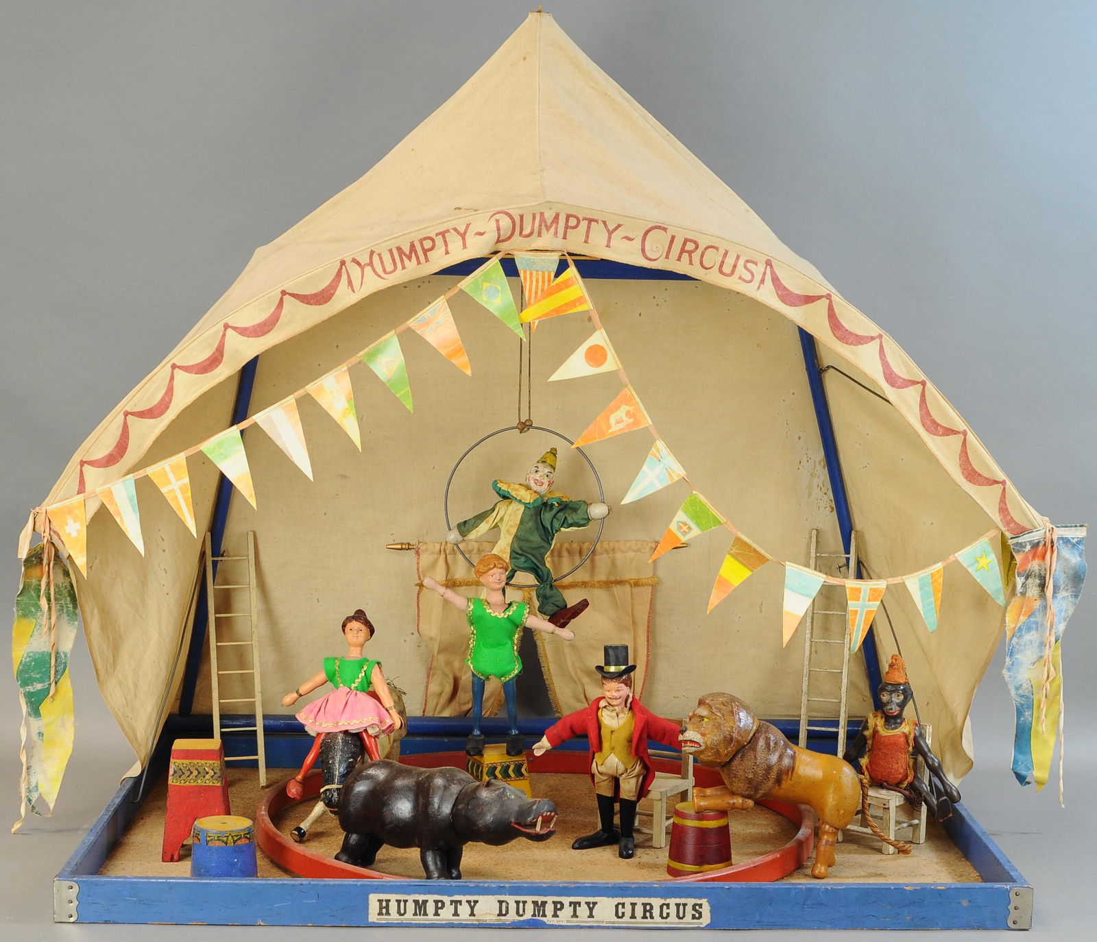 LARGE SCHOENHUT TENT W/ FIGURES (1 of 3)