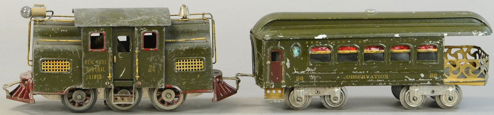 LIONEL #34 LOCO W/ RIBBED SIDE OBSERVATION CAR (1 of 4)