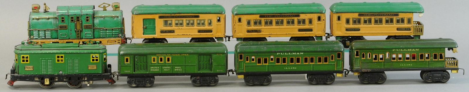 AMERICAN FLYER ELECTRIC PASSENGER SETS: 43. AMERICAN FLYER ELECTRIC PASSENGER SETS | 0 Gauge. | Provenance: Paul Cole Collection. | Loco 9.5" l. | (Exc. Cond.) | $200 - $400