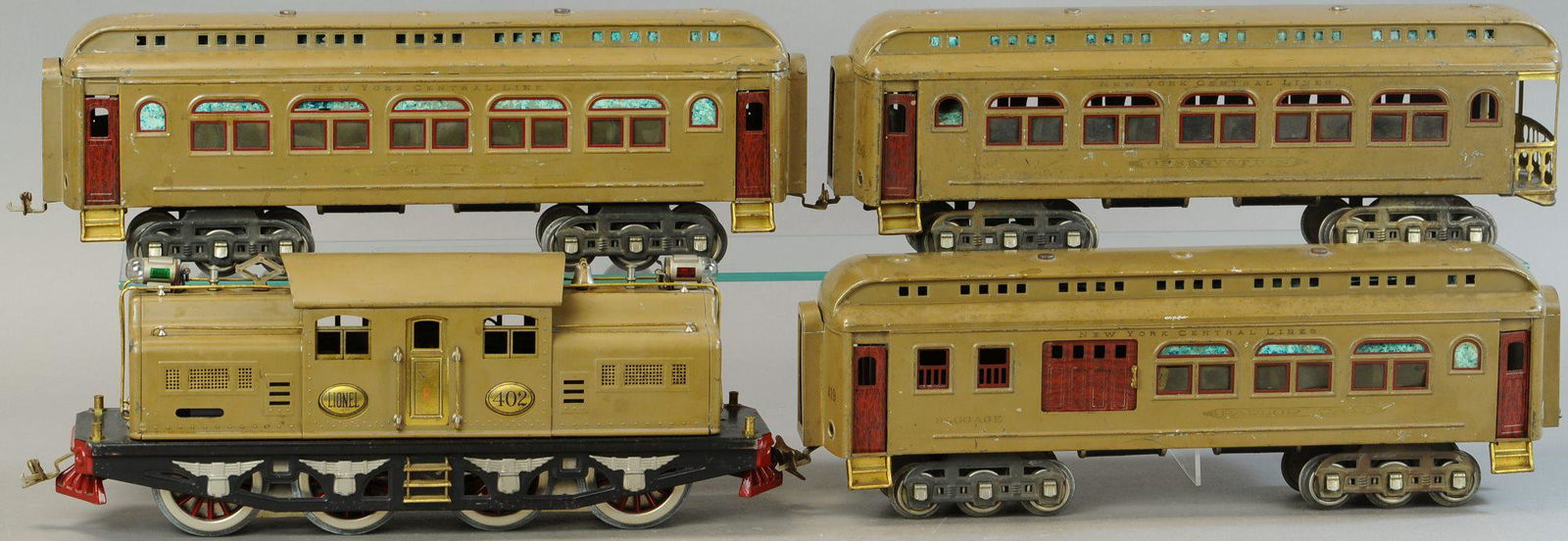 LIONEL #402 MOJAVE LOCO PASSENGER SET (1 of 4)