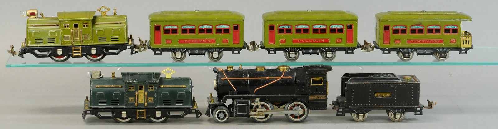 PREWAR LIONEL LOCOS AND CARS (1 of 4)