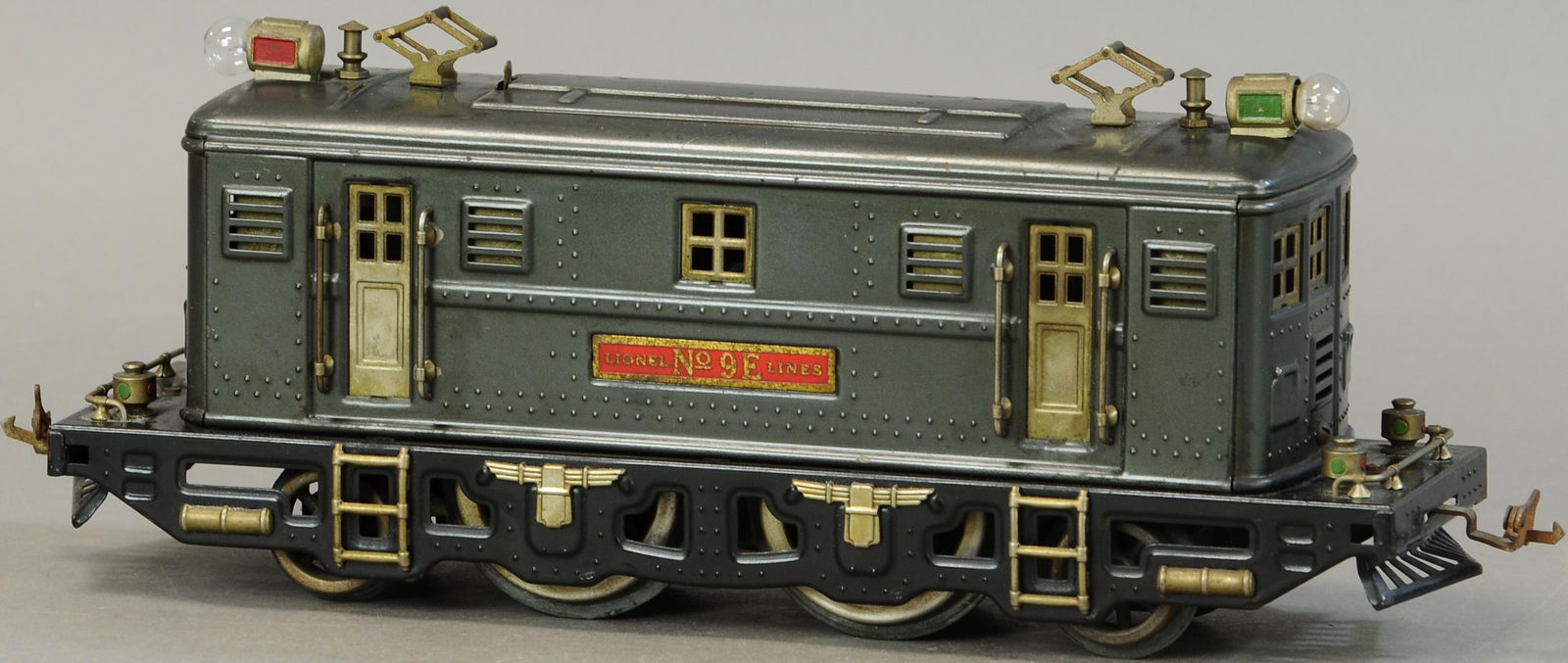 LIONEL #9E LOCOMOTIVE (1 of 4)