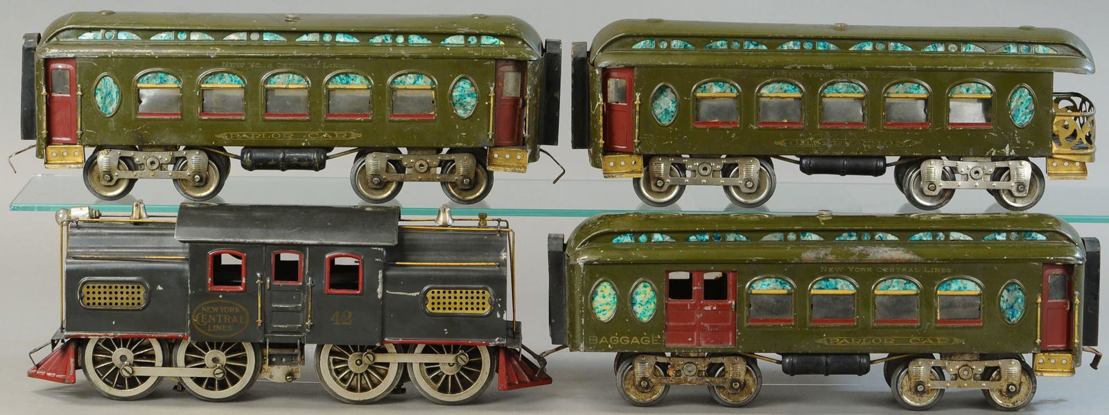 LIONEL DUAL MOTOR #42 PASSENGER SET (1 of 4)