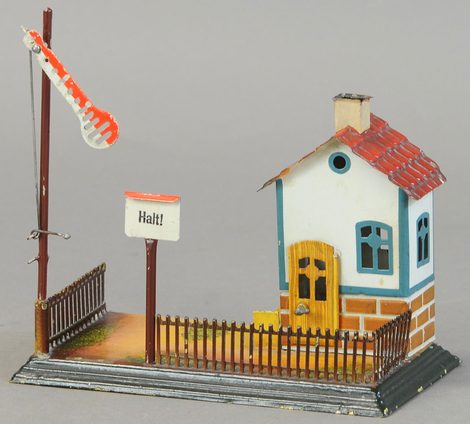 MARKLIN TRACKSIDE HUT (1 of 3)