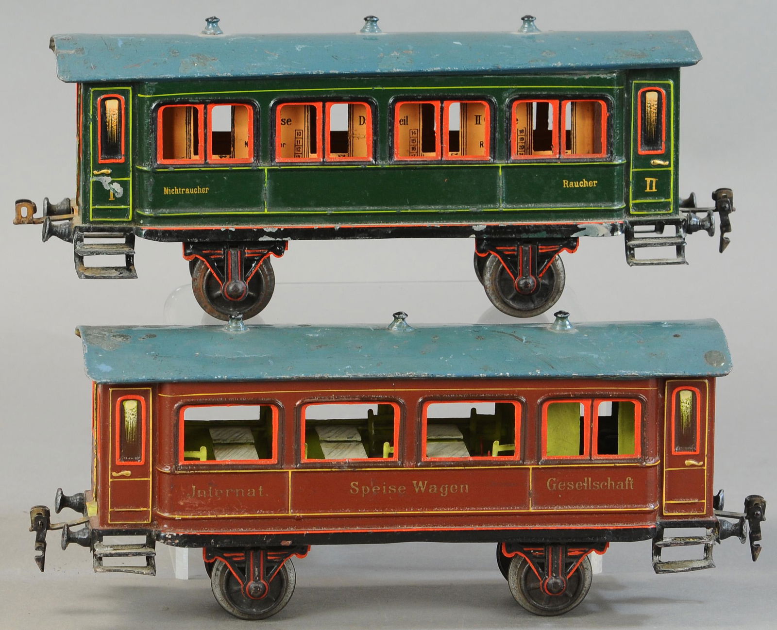 MARKLIN INTERNATIONAL PASSENGER CARS (1 of 4)