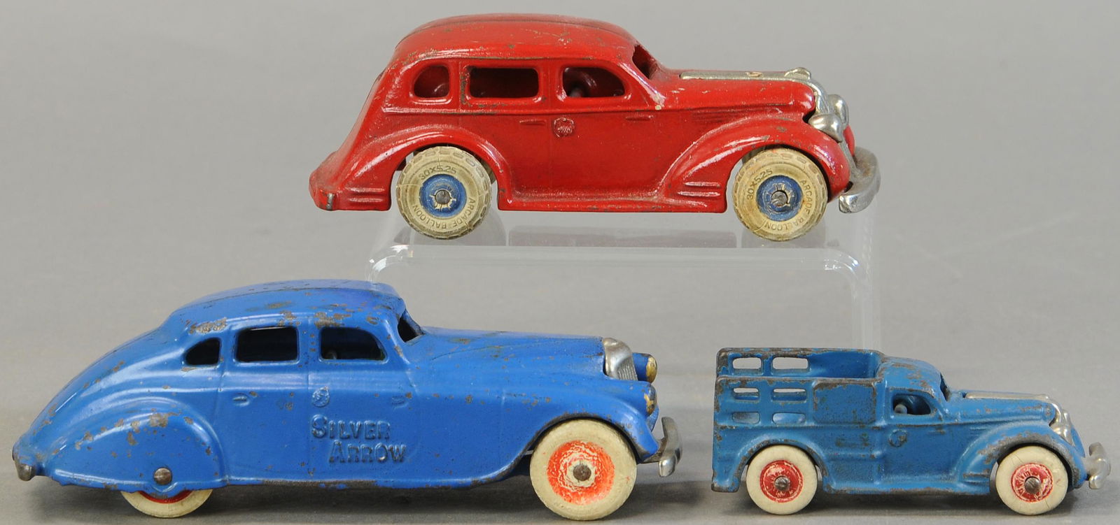 THREE NICKEL GRILL ARCADE AUTOS (1 of 4)