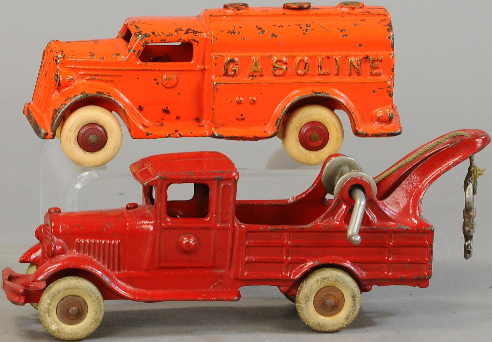 AC WILLIAMS WRECKER & GASOLINE TRUCK (1 of 4)