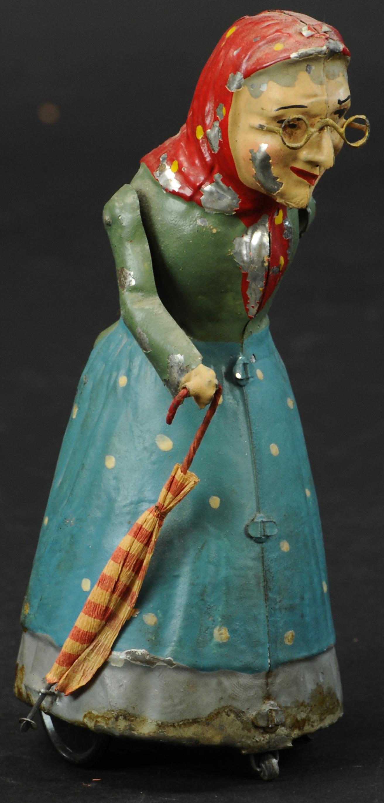 ISSMAYER OLD LADY WALKER (1 of 4)