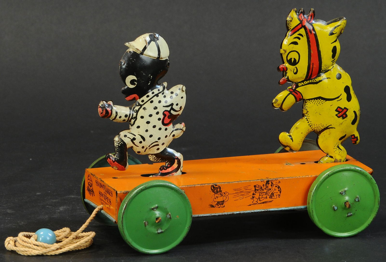 NIFTY SNOWFLAKES & SWIPES PULL TOY (1 of 6)