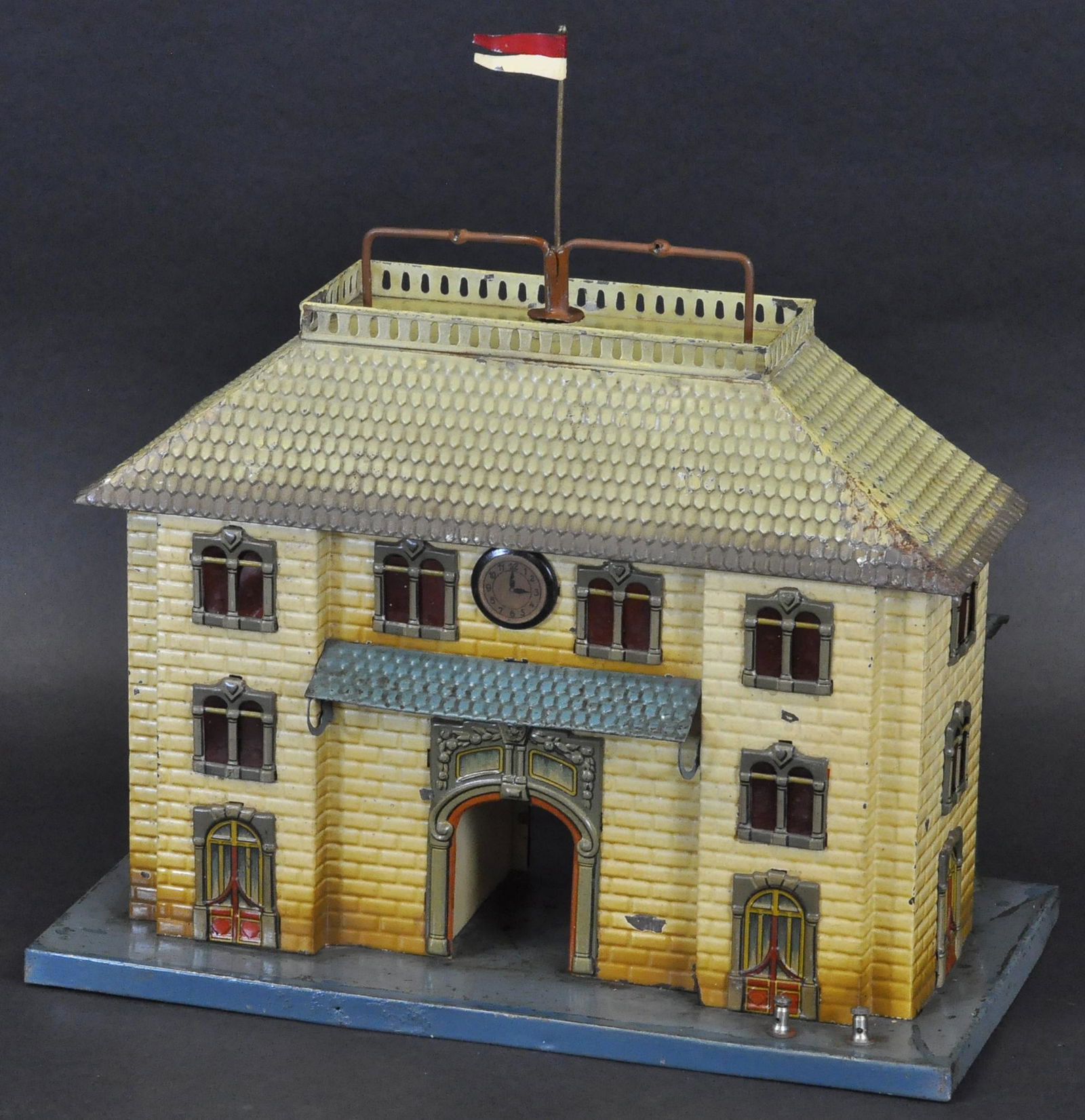 FANDOR TRAIN STATION (1 of 4)