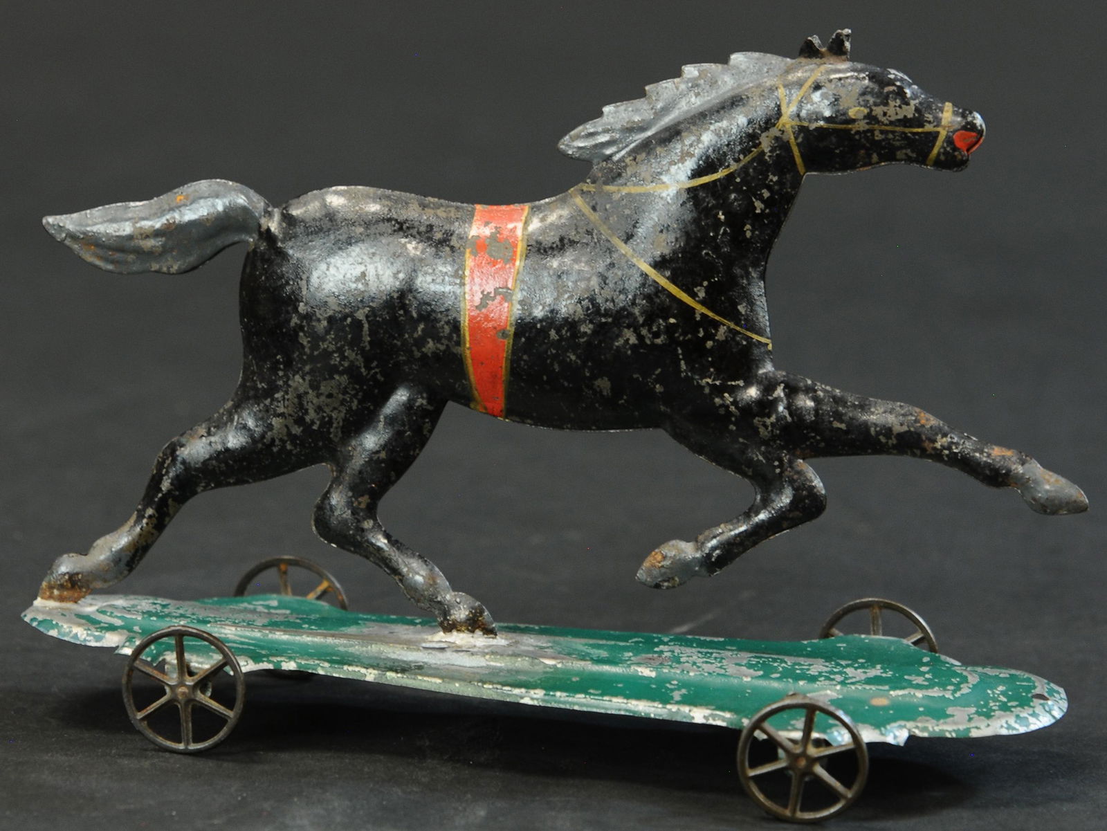 FALLOWS DEXTER HORSE ON PLATFORM (1 of 4)