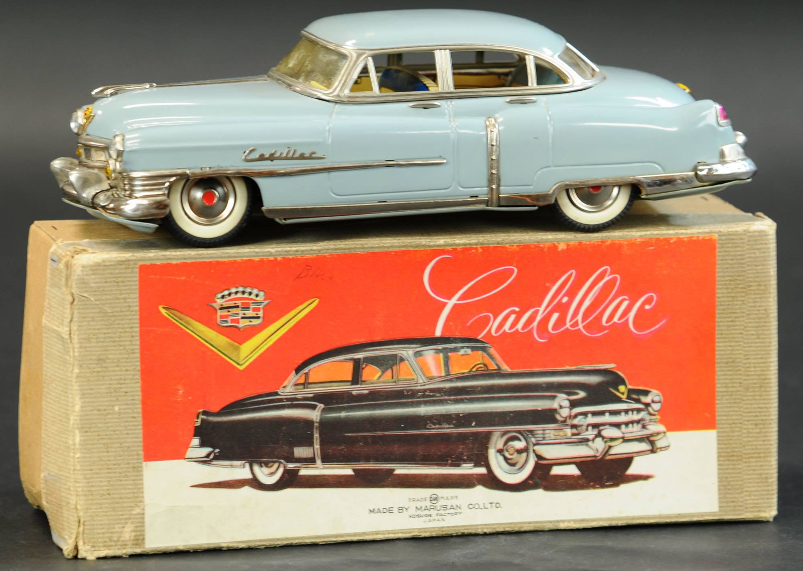 BOXED MARUSAN 1951 CADILLAC SEDAN (1 of 4)