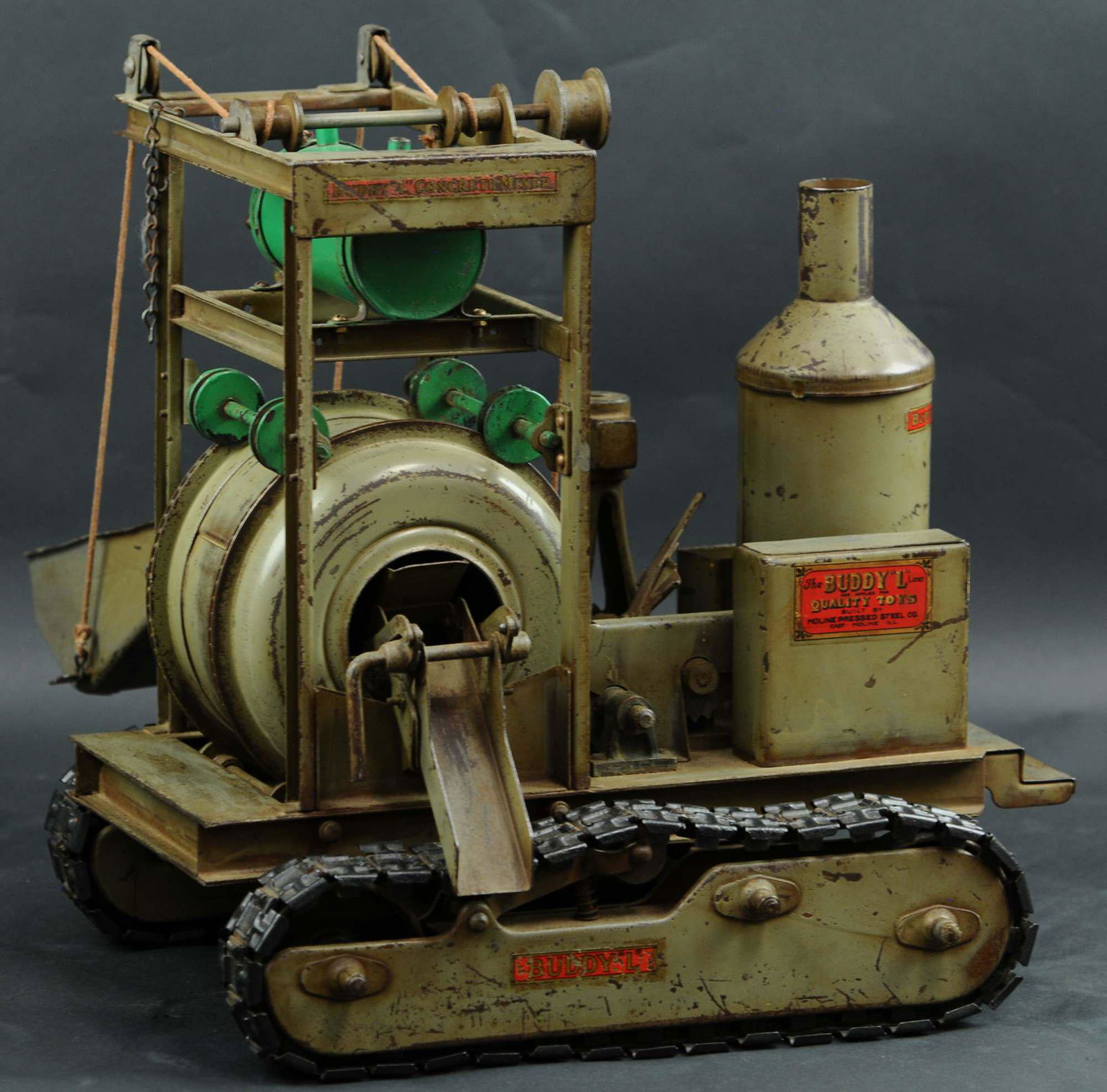 BUDDY L CONCRETE MIXER ON TREADS (1 of 4)