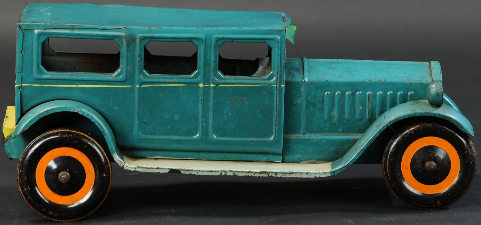 SCHIEBLE FRICTION DRIVEN SEDAN (1 of 3)