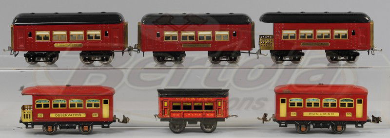 TRAIN LOT: Includes 629 and 630 Lionel cars, 138 and 137 passenger car set and 515 Chicago, New York Express car by American Flyer and others. 5" to 7 1/2" l.