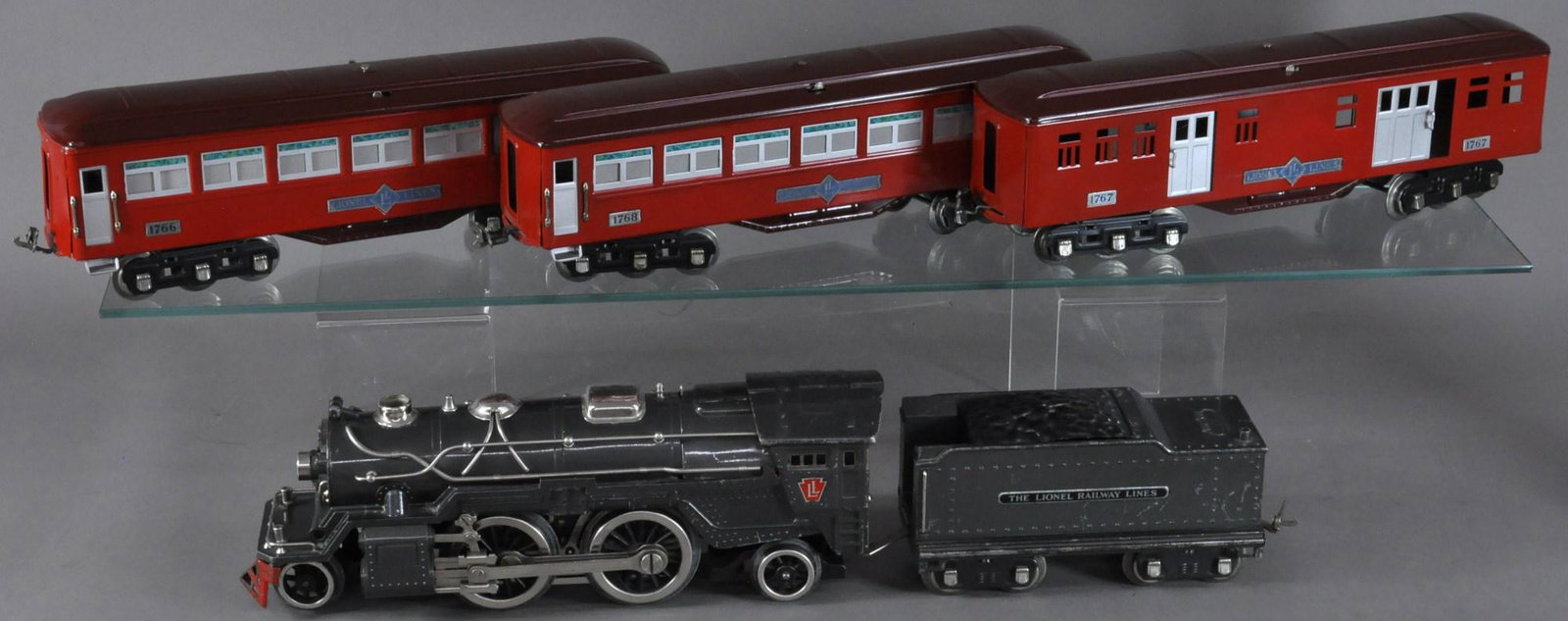 LIONEL 385E PASSENGER SET (1 of 4)
