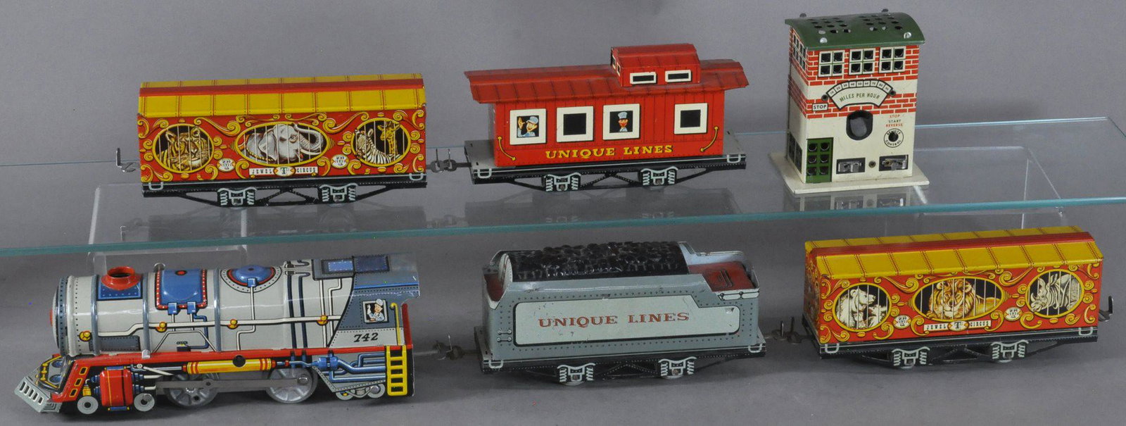 UNIQUE ART LINES CIRCUS SET (1 of 4)