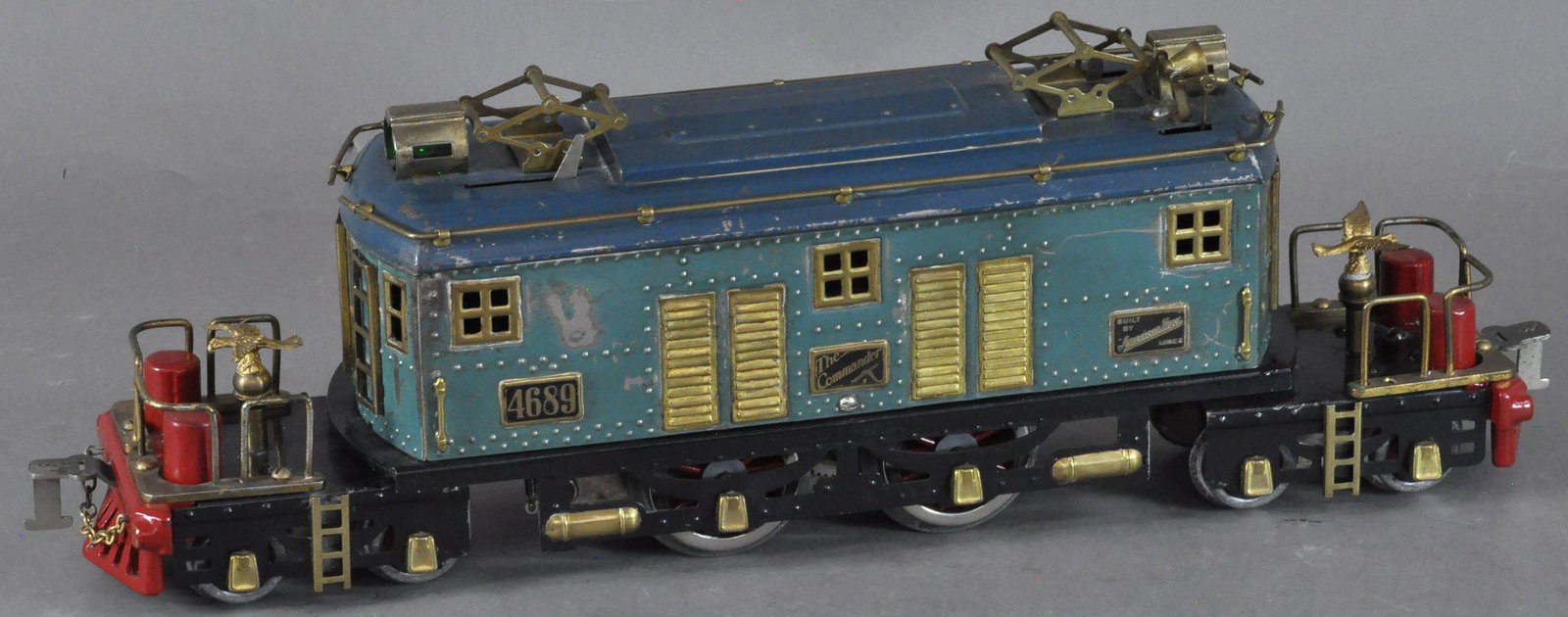 AMERICAN FLYER COMMANDER LOCOMOTIVE: 250. AMERICAN FLYER COMMANDER LOCOMOTIVE | Standard gauge, electric. | 18" l. | Red cowcatchers possibly restored, overall in (VG Cond.) | $300 - $600