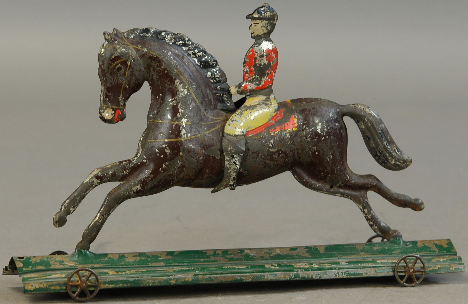 ALTHOF BERGMANN CANTERING HORSE ON PLATFORM (1 of 4)